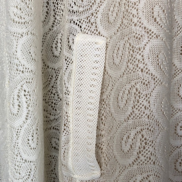 Vintage Lace Knit Paisley design fringe cape - Picture 12 of 13